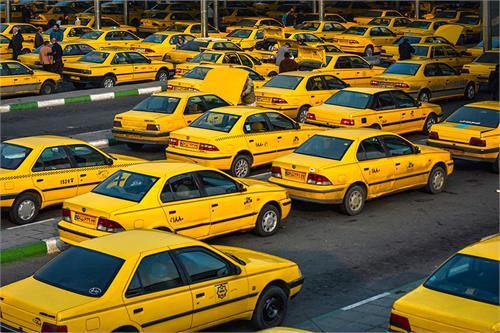 رانندگان تاکسی تا پایان دی ماه بیمه می‌شوند